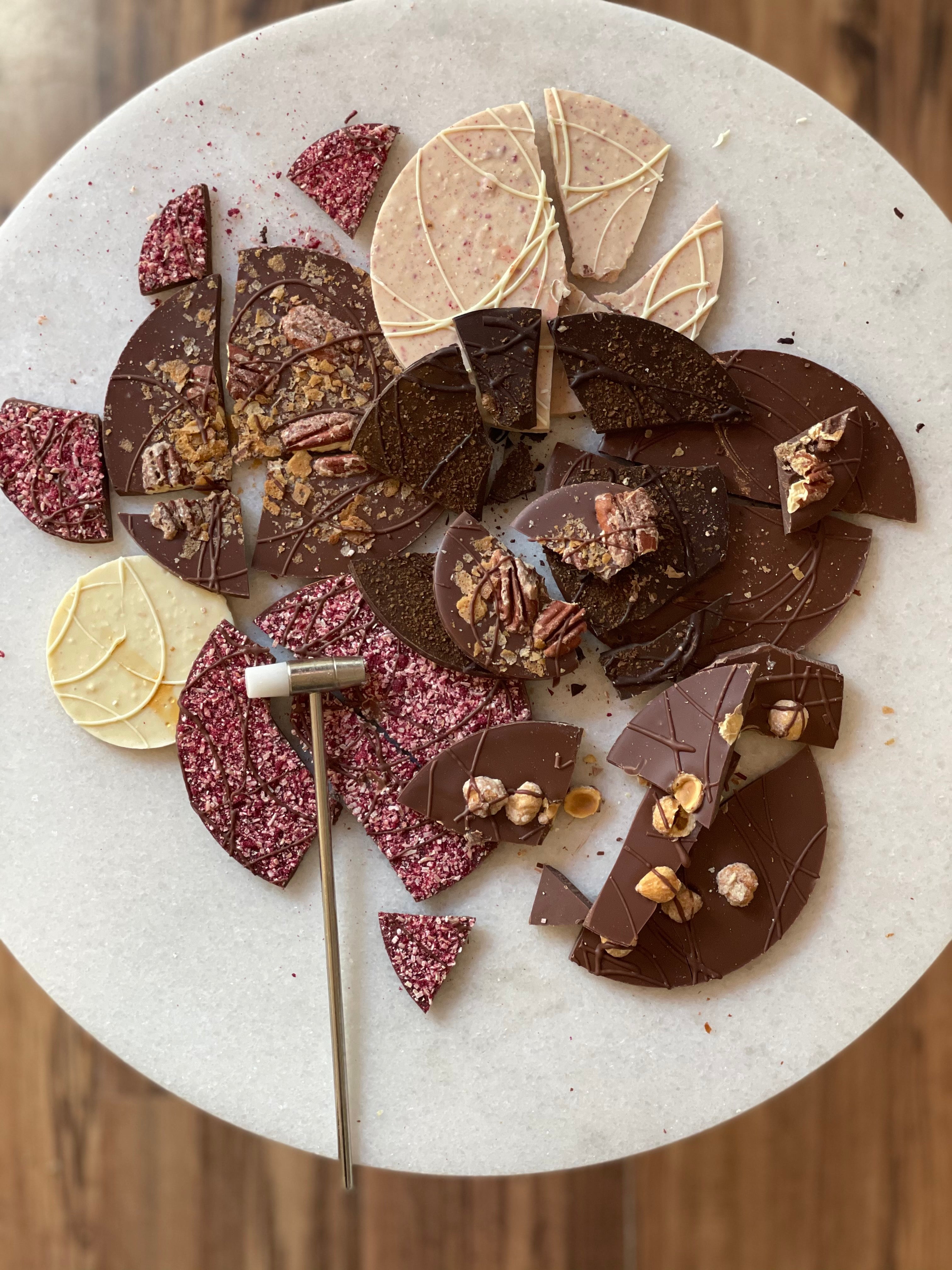 Disk | Caramelised Hazelnut | French Dark Chocolate | 62% Cacao | 80g